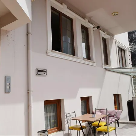 The Twins Apartmens *